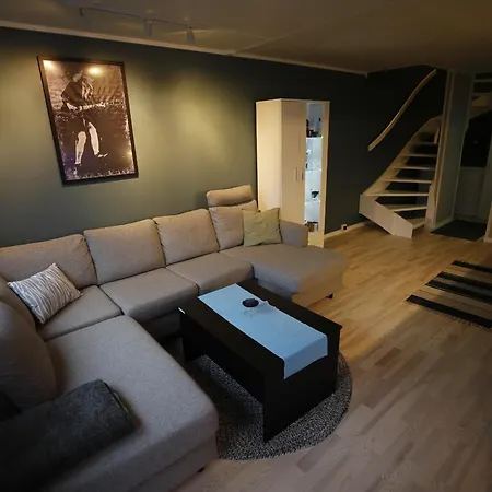 Koselig 2-etasjes Med Sauna