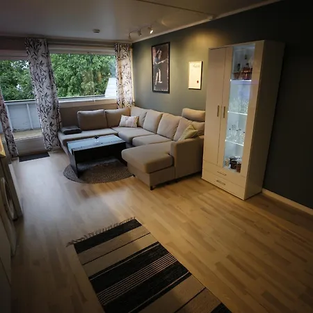 Koselig 2-etasjes Med Sauna Apartment *